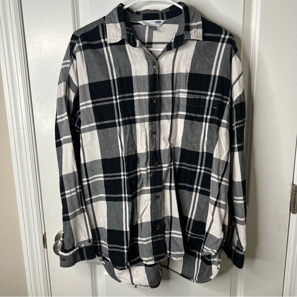 Old Navy Black and White Plaid Button Down Shirt